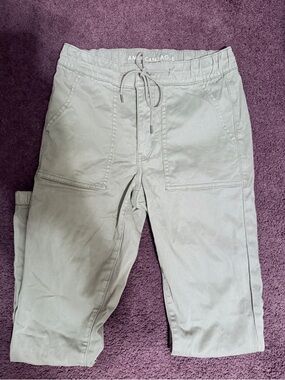 Women’s American Eagle Outfitters Olive Green Cargo Joggers